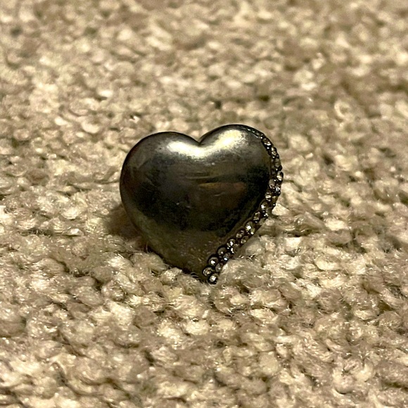 A heart ring - Picture 1 of 2